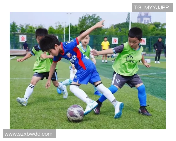 父子共赴绿茵场的足球传奇故事与荣耀时刻